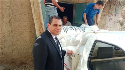 ضبط 7 أطنان أسمدة ودقيق بلدي مدعم بمخازن مخالفة بالبدرشين ومنشأة القناطر (صور)