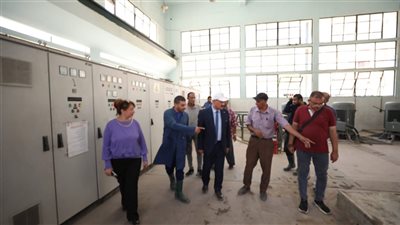 رئيس مياه أسيوط يتفقد سير العمل بمحطة رفع صرف صحى البركة بحى غرب   