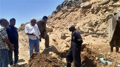 محافظ أسوان يوجه بمتابعة الأعمال الجارية بمشروعات قطاع مياه الشرب والصرف الصحي