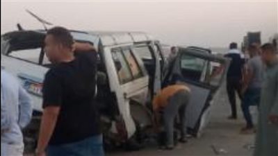 اختلال عجلة القيادة.. تفاصيل مصرع وإصابة 19 إثر انقلاب ميكروباص في الصف