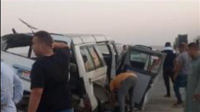 مصرع وإصابة وإصابة 19 في انقلاب ميكروباص في الصف