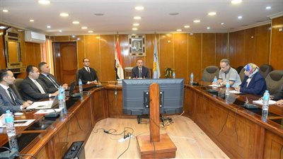 محافظ أسيوط يشهد بداية فعاليات تقييم مشروعات المبادرة الوطنية للمشروعات الخضراء الذكية