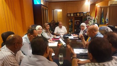 تفاصيل اجتماع وكيل وزارة الصحة بأسيوط مع مديري الإدارات الفنية والإدارية بالمديرية 