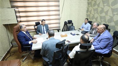 نقيب المحامين يعقد اجتماعًا مع الشركة الموردة للكارنيهات