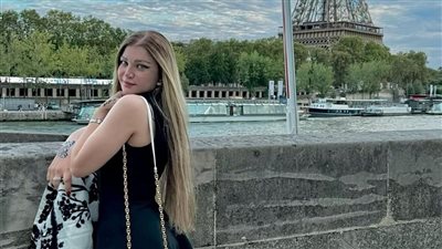 بإطلالة ملفتة.. ياسمين الخطيب تتألق في شوارع باريس