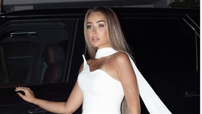 هنا الزاهد تبهر جمهورها بأحدث ظهور لها في حفل توزيع جوائز الديرجيست