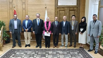 جامعة بنها تستقبل وفدا من خبراء منظمة التعاون والتنمية الاقتصادية