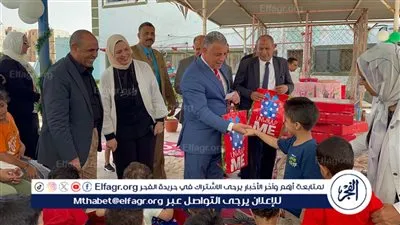 محافظ الإسماعيلية يشارك أبناء دار لرعاية الفتيات والحضانة الإيوائية احتفالهم بالمولد النبوي الشريف 
