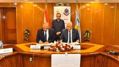 محافظ أسيوط يشهد توقيع بروتوكول لتأهيل 360 من شباب الخريجين للوظائف الرقمية