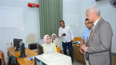 جامعة أسيوط تستقبل طلاب الثانوية العامة المرحلة الثالثة لتسجيل رغباتهم إلكترونيا  