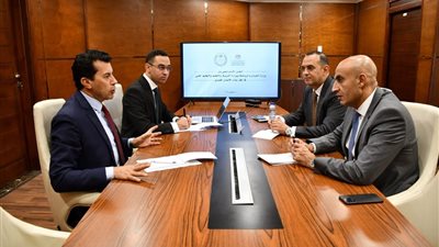 وزيرا الشباب والتعليم يبحثان الشراكة الاستراتيجية بين الوزارتين في إطار مبادرة 