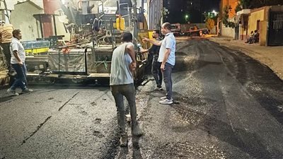 محافظ أسوان يتابع جهود مديرية الطرق لتنفيذ خطة الرصف للعام الحالي