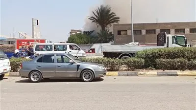 السيطرة على حريق بمحل إطارات سيارات بالطريق الزراعي بالقليوبية 