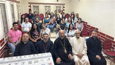 بطريرك الأقباط الكاثوليك يلتقي شباب كنيسة مار جرجس بسوهاج