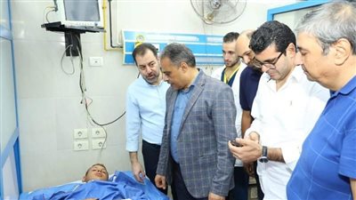 محافظ الشرقية يزور مصابي حادث تصادم قطارين بمستشفيات جامعة الزقازيق والأحرار 