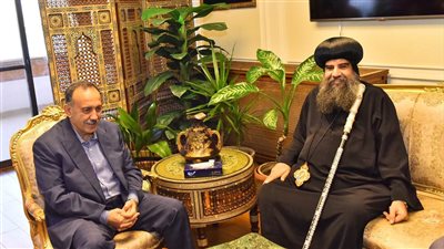 محافظ أسيوط يلتقى الأنبا بيسنتي لبحث سبل التعاون المشترك   