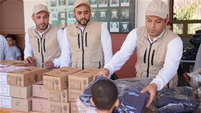 قطار «بيت الزكاة والصدقات» يصل المنوفية ودمياط والدقهلية لتوزيع أدوات مدرسية للأيتام