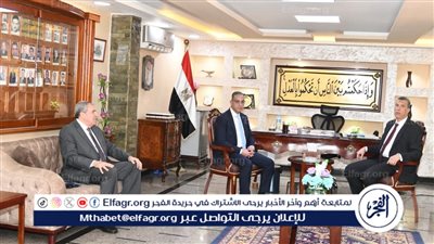 خلال زيارته لمحكمة الفيوم الابتدائية.. محافظ الفيوم يهنئ 