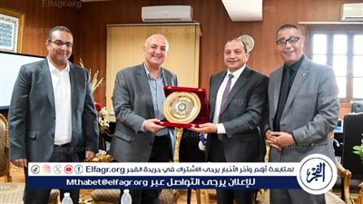 رئيس جامعة بني سويف يبحث تدريب خريجي الهندسة والعلوم بمصانع الأسمنت