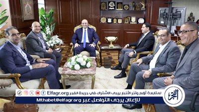 محافظ بني سويف يبحث جهود المشاركة المجتمعية لدعم منظومة المخلفات