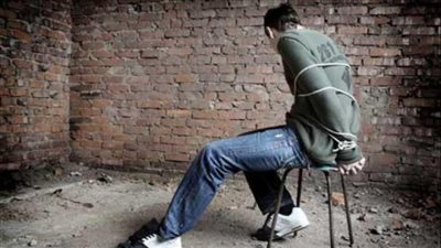 أصابوه واحتجزوه.. التحقيق مع المتهمين باحتجاز أجنبي وأسرته لسرقته في الجيزة