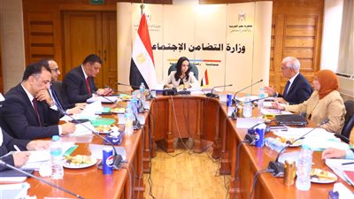 وزيرة التضامن تترأس اجتماع مجلس أمناء المؤسسة القومية لتنمية الأسرة والمجتمع