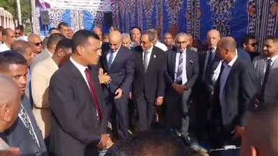 وزير التعليم يفتتح العام الدراسي الجديد في مدارس قنا