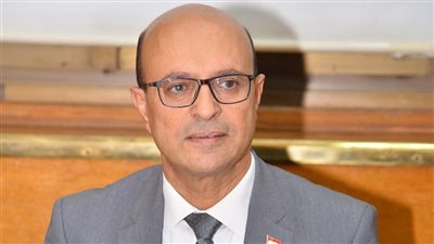 رئيس جامعة أسيوط يشهد انطلاق البرنامج التدريبي الرابع للراغبين بالترشح لمنصب عميد كلية  