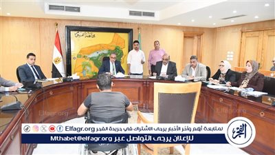 محافظ الفيوم يوجه بتوفير مساعدات مالية ومعاشات للحالات الأولى بالرعاية