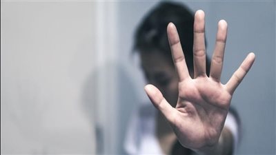 لامس جسدها.. التحقيق مع سائق متهم بالتحرش بفتاة في الدقي