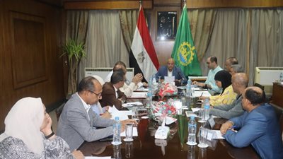 محافظ القليوبية يلتقي بالمواطنين لبحث مطالبهم