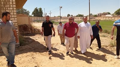 وكيل الشباب والرياضة بالجيزة يتفقد 3 منشآت رياضية بالواحات البحرية