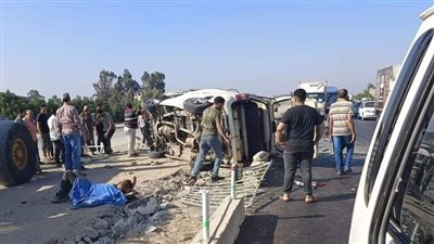مصرع 3 أشخاص وإصابة 7 آخرين إثر تصادم سيارة جامبو فى ميكروباص على الإقليمي بالمنوفية