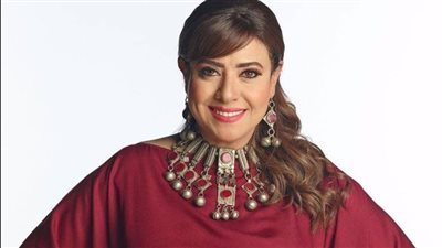 نشوى مصطفي: كنت ببيع ملابس في العتبة وطعام جاهز قبل التمثيل