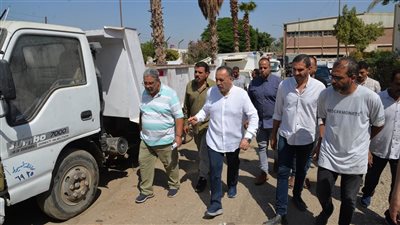 محافظ أسيوط يتفقد شركة صيانة السيارات ويوجه بإعادة تأهيل ورشة الكاوتش  