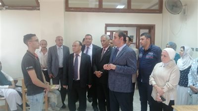 رئيس جامعة بورسعيد يبحث سبل ربط الكليات بالسوق: هتدخل فلوس للكليات