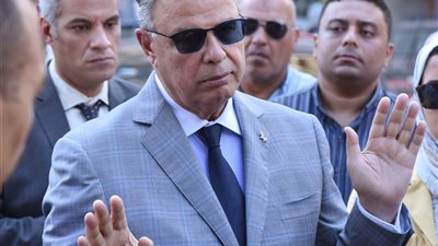 محافظ الإسكندرية يتفقد سير الحركة المرورية بشارع توت عنخ آمون بمنطقة سموحة 