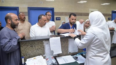 محافظ أسيوط يتفقد سير العمل بمستشفى أبوتيج النموذجي   