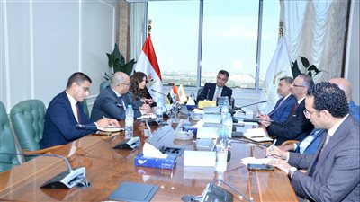 وزير التموين يبحث مع “مايكروسوفت العالمية” سبل التعاون في مجالات التحول الرقمي وتكامل قواعد البيانات