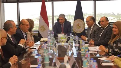  وزير السياحة والآثار يستقبل رئيس غرفة التجارة الأمريكية والوفد وأعضاء لجنة السياحة