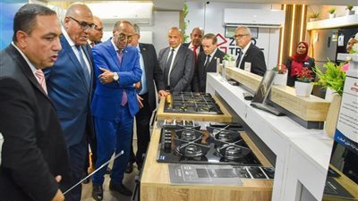 رئيس الهيئة العربية للتصنيع يفتتح المركز الرئيسي لمنتجات مصنع الإلكترونيات 