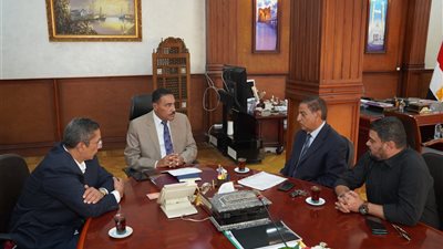 محافظ مطروح يرحب بمقترحات تطوير منظومة الصحة بالمحافظة