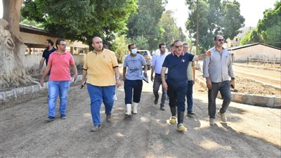 محافظ أسيوط يتفقد مزرعتي بنى مر بالفتح والحمام بأبنوب 