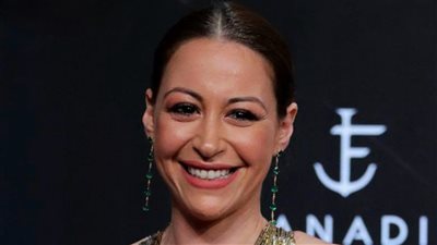 الفنانة منى شلبى تعتذر عن حضور ختام مهرجان الإسكندرية السينمائي في دورة الفنانة نيللي 