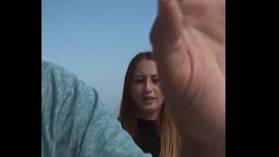 شاهد| إسرائيليون يقاطعون مراسلة العربية على الهواء.. ويحجبون البث المباشر