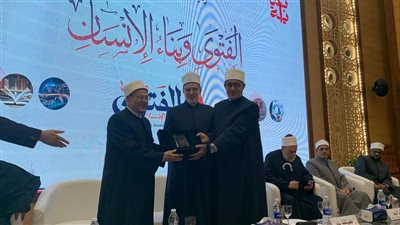 تكريم شوقي علام بدار الإفتاء المصرية