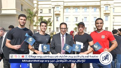 رئيس جامعة القاهرة يتفقد سير العملية التعليمية بالفرع الدولي في 