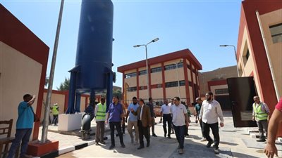 محافظ أسيوط يتفقد سير العمل بمحطة رفع صرف صحي الواسطي بمركز الفتح