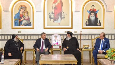 محافظ الإسكندرية يزور دير مارمينا العجايبي 