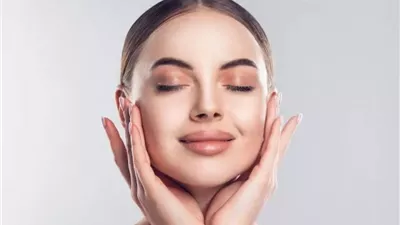 فوائد شرب الماء لصحة الجسم والبشرة